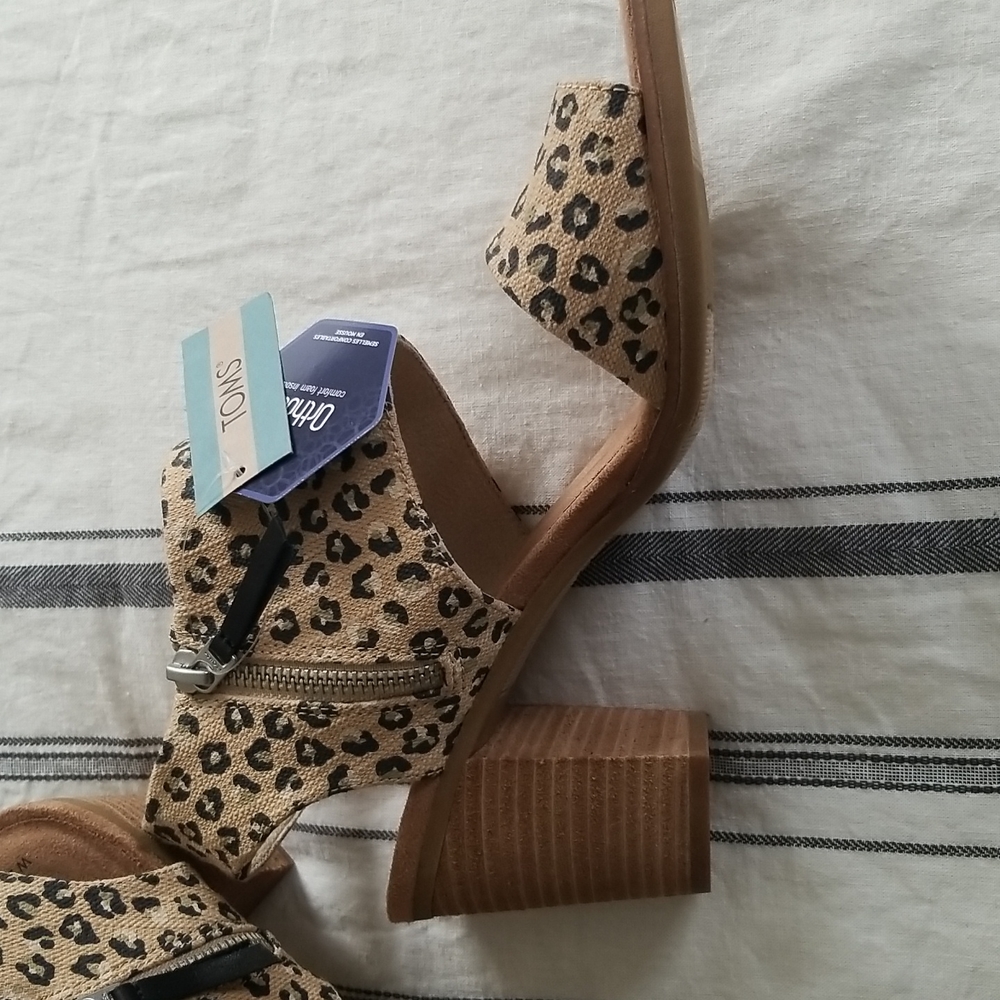 TOMS - Picture 5 of 9